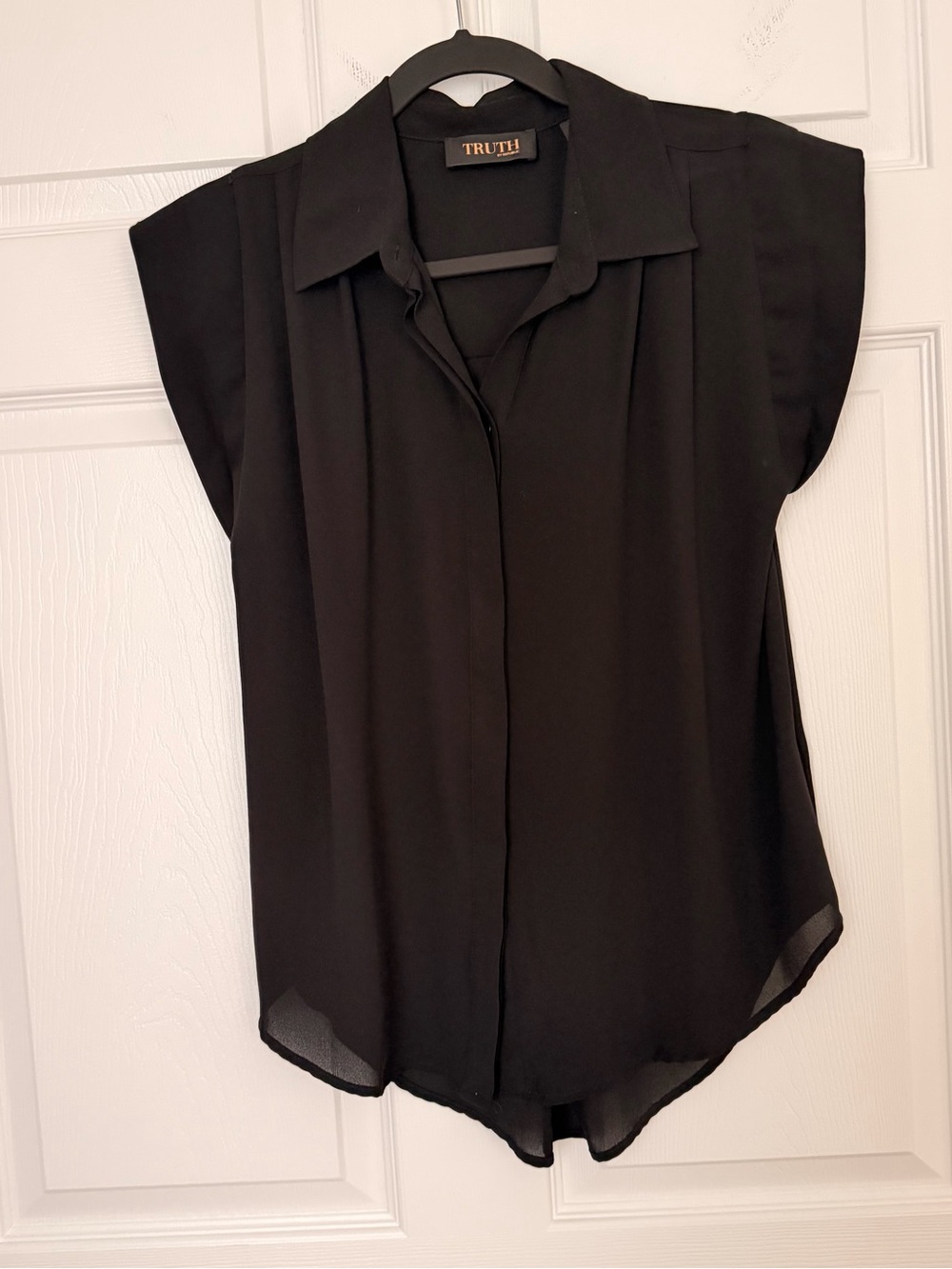 TRUTH Black Cap-Sleeve Button-Down Shirt